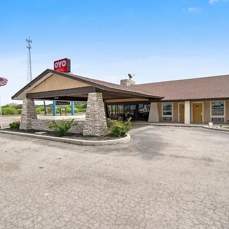 Oyo Hotel Junction Tx I-10